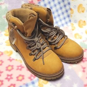 Time And Tru Lugged Combat/Snow Yellow Boot